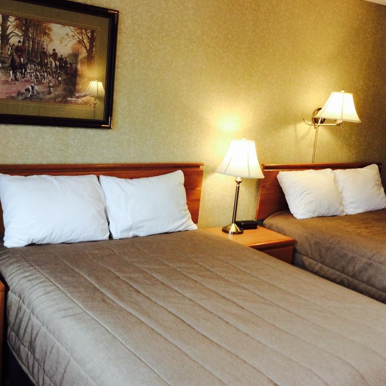 Motel & Hotel La Paysanne Sherbrooke Eksteriør bilde